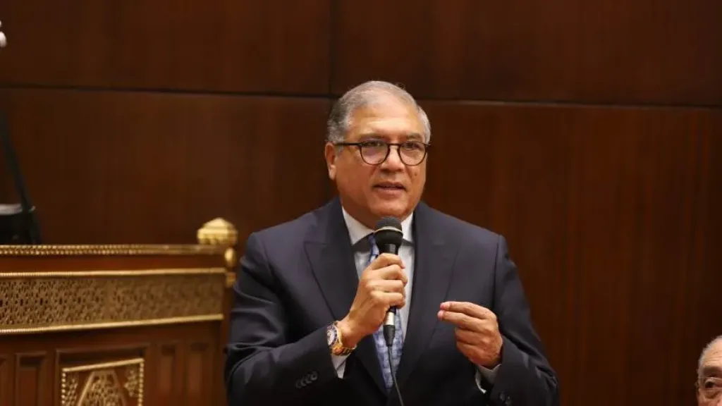 النائب عفت السادات: مصر تستقبل زعماء العالم لإرسال رسالة سلام من أرضها للعالم