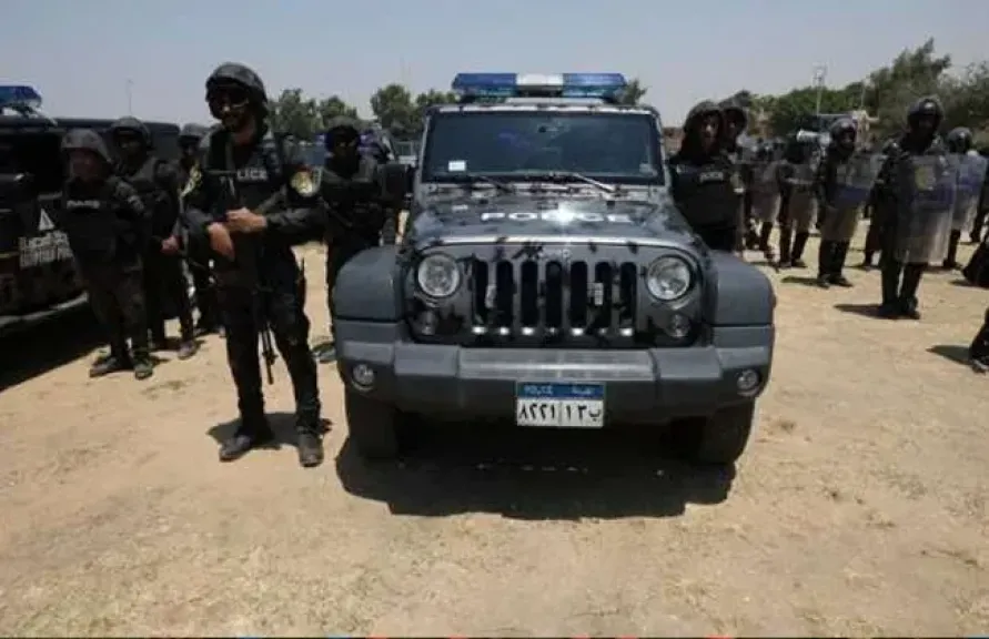 أمن المنافذ يضبط قضايا هجرة غير شرعية وينفذ 120 حكمًا قضائيًا