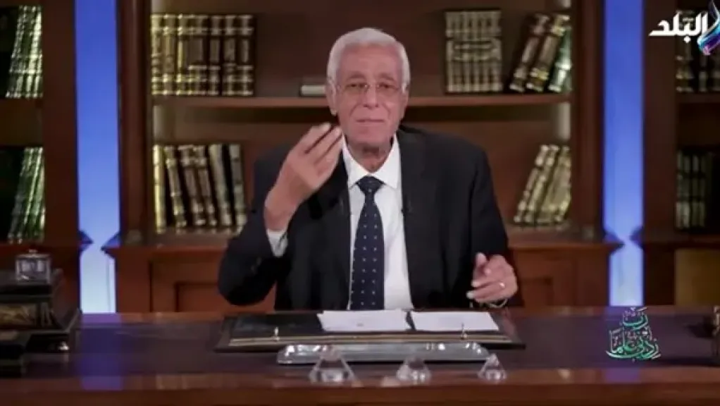 نزيف مش مرض.. حسام موافي يكشف أسباب ظهور البقع الزرقاء تحت الجلد