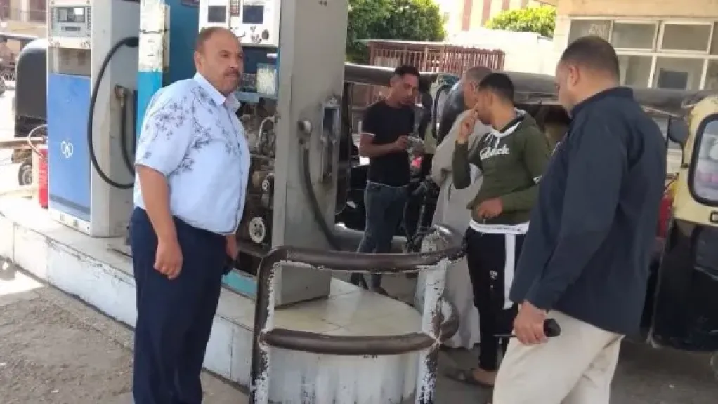 محافظ أسيوط يوجه بتكثيف حملات الرقابة على المواقف ومحطات الوقود والأسواق
