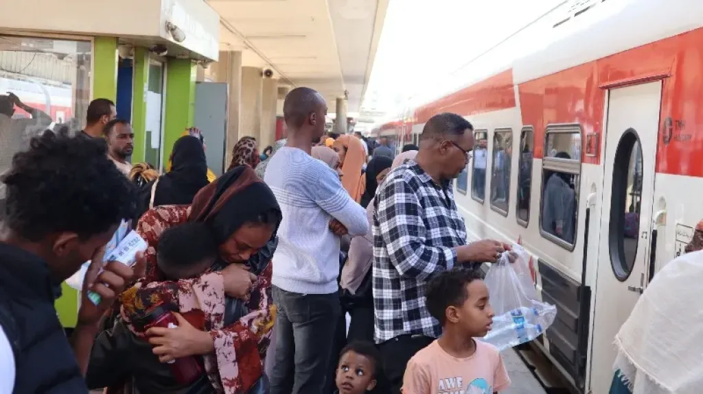 السكة الحديد تسير الرحلة الـ26 لنقل الأشقاء السودانيين ضمن مبادرة العودة الطوعية إلى وطنهم