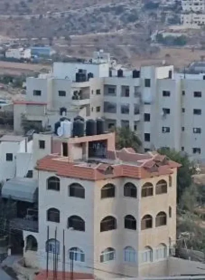 الضفة.. جيش الاحتلال الإسرائيلي يفجر شقة سكنية في طوباس ويعتقل فلسطينيين