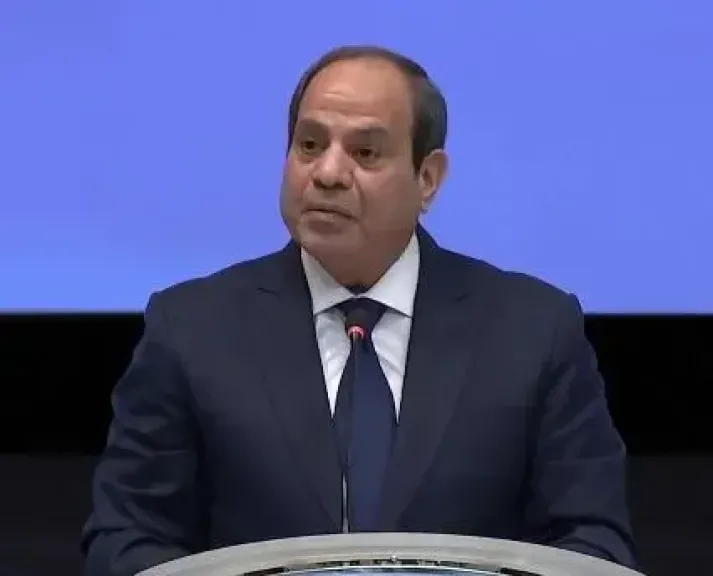 الرئيس السيسي: الرسوم الحالية للمرور بالطرق لا تغطي تكلفة الاستثمارات بها