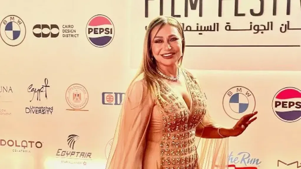ليلى علوي: سعيدة بحصول أحمد مالك على جائزة أفضل ممثل بمهرجان الجونة ليلى علوي: سعيدة بحصول أحمد مالك على جائزة أفضل ممثل بمهرجان الجونة