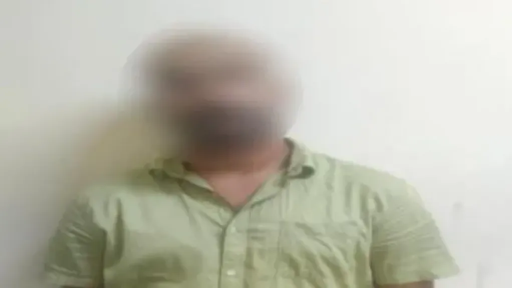 حبس المتهم بالتعدي على فتاة أثناء سيرها بسيارتها فى القاهرة حبس المتهم بالتعدي على فتاة أثناء سيرها بسيارتها فى القاهرة