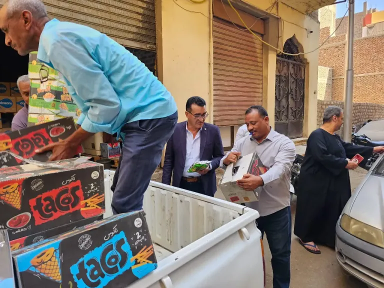ضبط 25000 كيس مقرمشات منتهية الصلاحية بالأقصر ضبط 25000 كيس مقرمشات منتهية الصلاحية بالأقصر