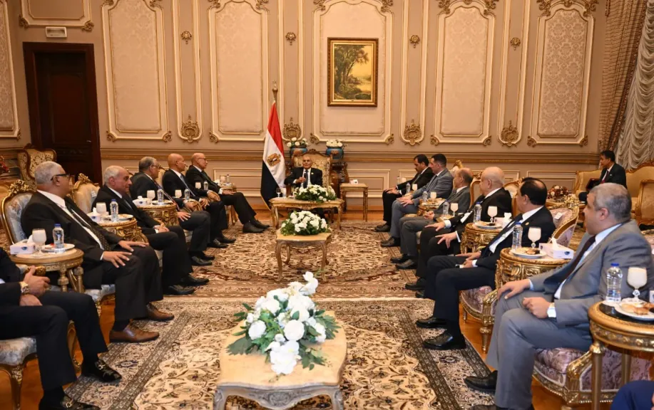 وفد من مجلس القضاء الأعلى يقدم التهنئة لرئيس الشيوخ وفد من مجلس القضاء الأعلى يقدم التهنئة لرئيس الشيوخ