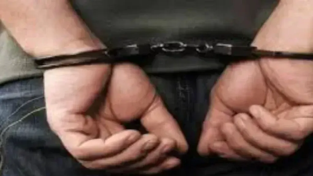 النيابة تأمر بوضع عاطل قتل والده المسن بمنطقة الزيتون تحت الملاحظة الطبية