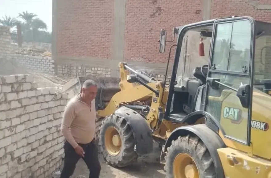 إزالة تعديات على مساحة 300 متر بالظهير الريفي للمنتزه أول في الإسكندرية