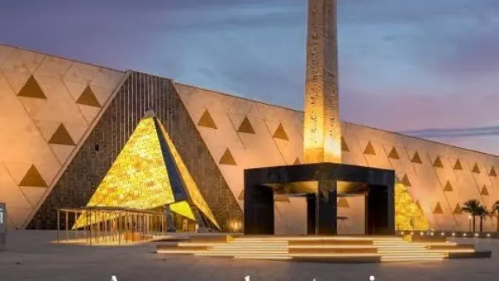 مدير متحف الآثار بمكتبة الإسكندرية: افتتاح المتحف الكبير ”حدث القرن” حضاريًا وثقافيًا مدير متحف الآثار بمكتبة الإسكندرية: افتتاح المتحف الكبير ”حدث القرن” حضاريًا وثقافيًا