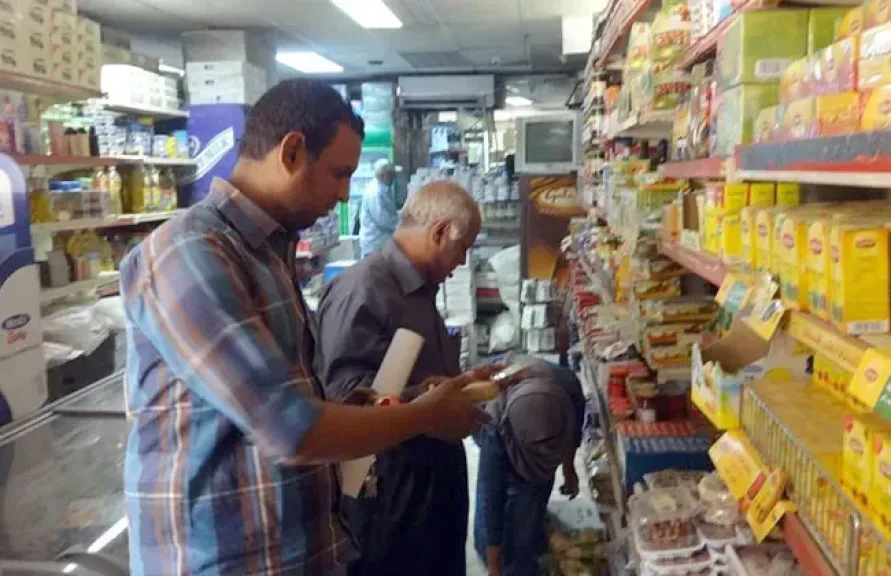 تموين المنيا: تحرير 300 مخالفة متنوعة خلال حملات على الأسواق والمخابز تموين المنيا: تحرير 300 مخالفة متنوعة خلال حملات على الأسواق والمخابز