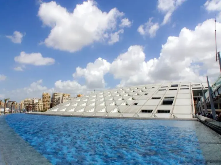 مكتبة الإسكندرية تحتفي بافتتاح المتحف المصري مع جمهور المحافظة مكتبة الإسكندرية تحتفي بافتتاح المتحف المصري مع جمهور المحافظة