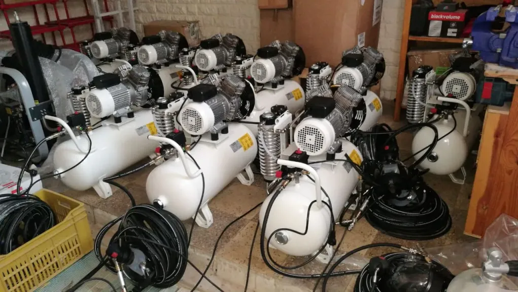 مياه الشرب في سوهاج توفر 11 منظومة تنفس عن بُعد لتأمين حياة... مياه الشرب في سوهاج توفر 11 منظومة تنفس عن بُعد لتأمين حياة العاملين