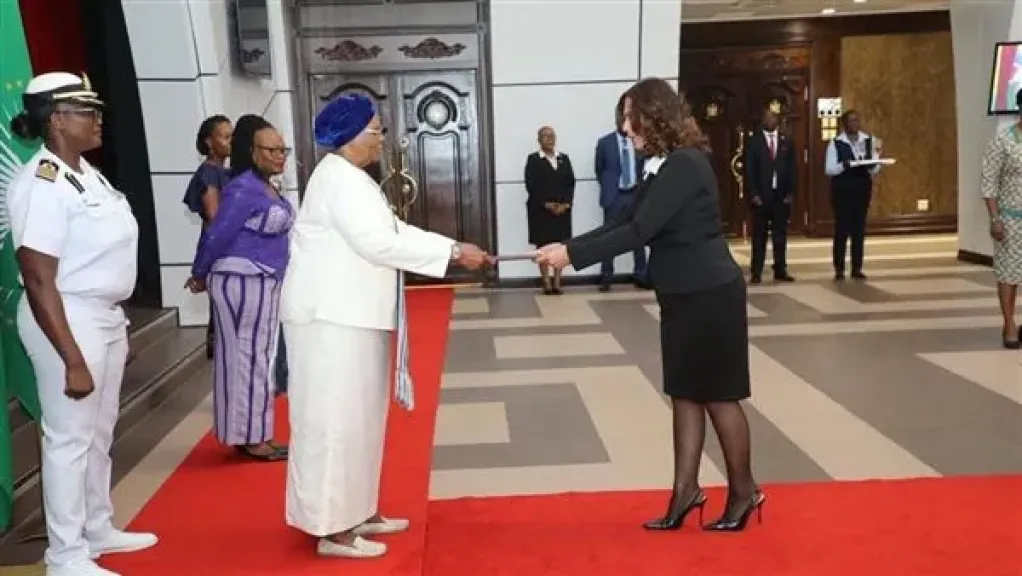 السفيرة المصرية في ناميبيا تقدم أوراق اعتمادها إلى رئيسة الجمهورية السفيرة المصرية في ناميبيا تقدم أوراق اعتمادها إلى رئيسة الجمهورية