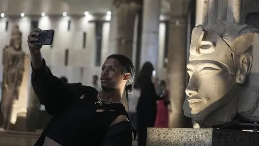 تغطية عالمية بمناسبة تدشين المتحف المصري الكبير.. ”أم الدنيا تفتتح مبنى المليار... تغطية عالمية بمناسبة تدشين المتحف المصري الكبير.. ”أم الدنيا تفتتح مبنى المليار دولار”