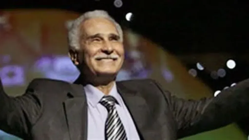 أحمد أبو زهرة: والدي لم يتوقف عن البكاء أثناء متابعة افتتاح المتحف المصري الكبير