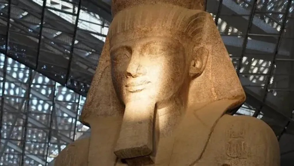أستاذ تاريخ عن افتتاح المتحف المصري الكبير: مصر ”تعولم” العالم دون صخب