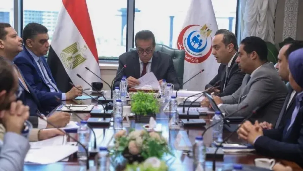 وزير الصحة يتابع ضوابط صرف الأجهزة التعويضية ضمن منظومة التأمين الصحي الشامل
