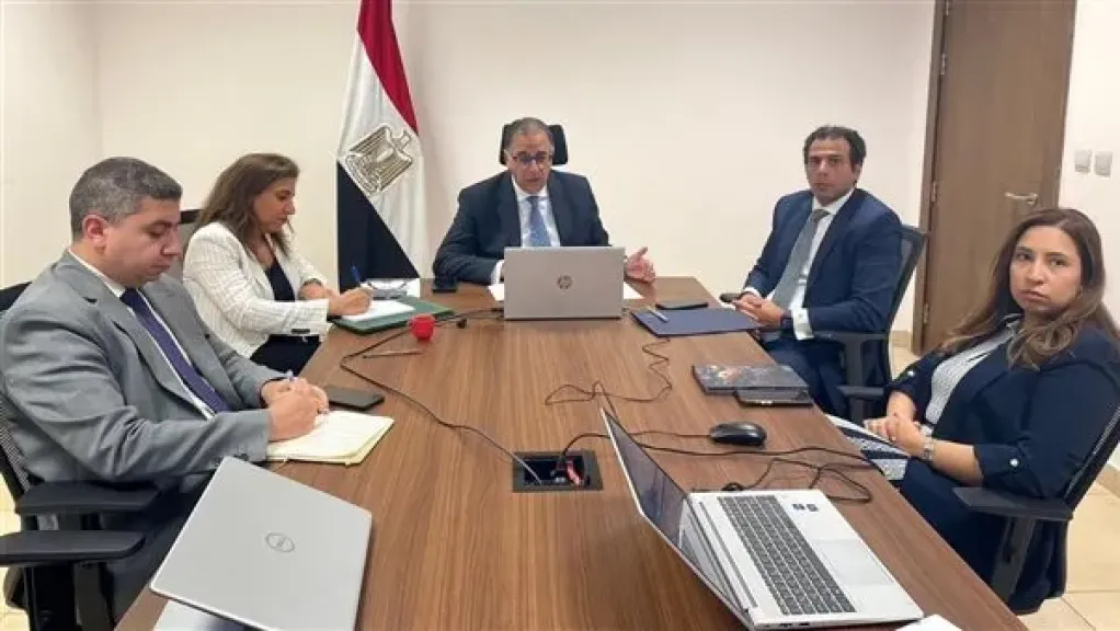 نائب وزير الخارجية يلتقي مجموعة من الشباب المصريين الدارسين بالخارج