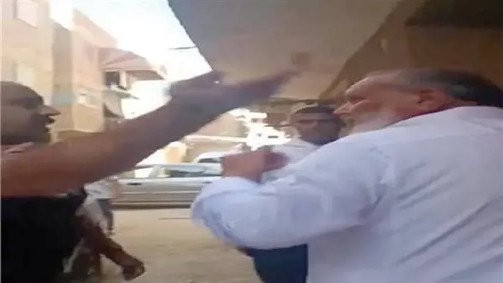 باحث أسري: الاعتداء على المسنين ”نذير خطر” سببه تراجع دور الأب وتفشي ”الجبن الاجتماعي”