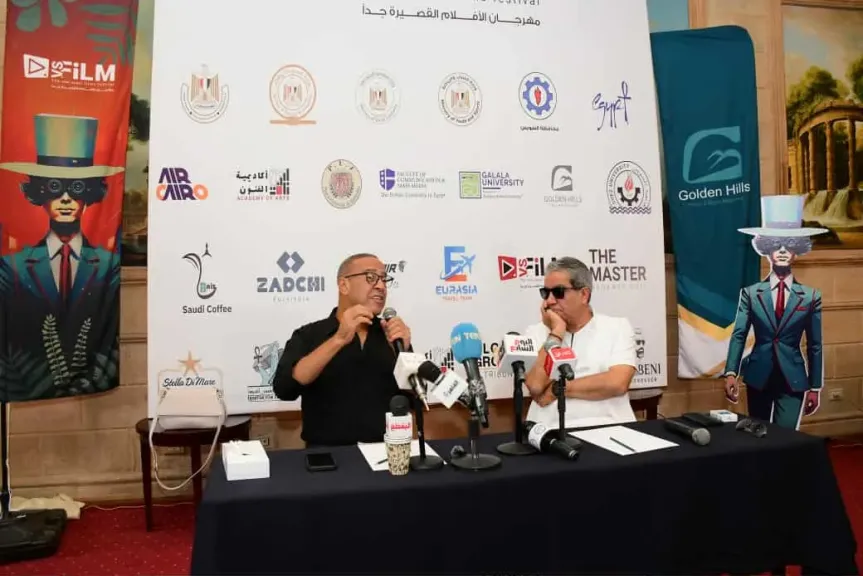 أشرف عبد الباقي: بدأت التمثيل كهاوٍ.. ومسرح مصر اعتمد على كوميديا الارتجال