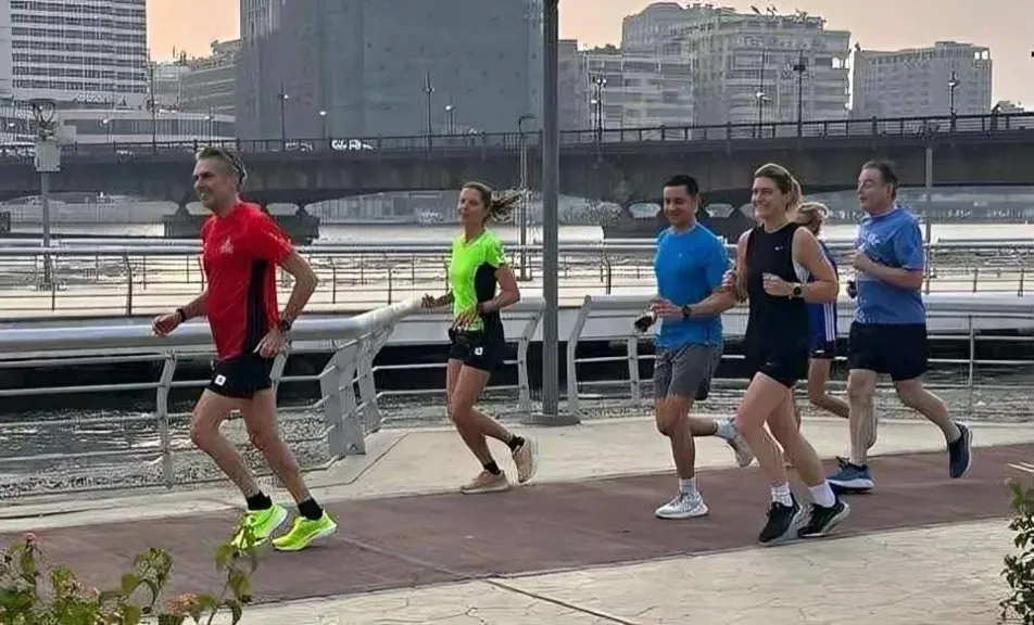 رئيسا وزراء هولندا وبلجيكا يتريضان على كورنيش النيل بالقاهرة