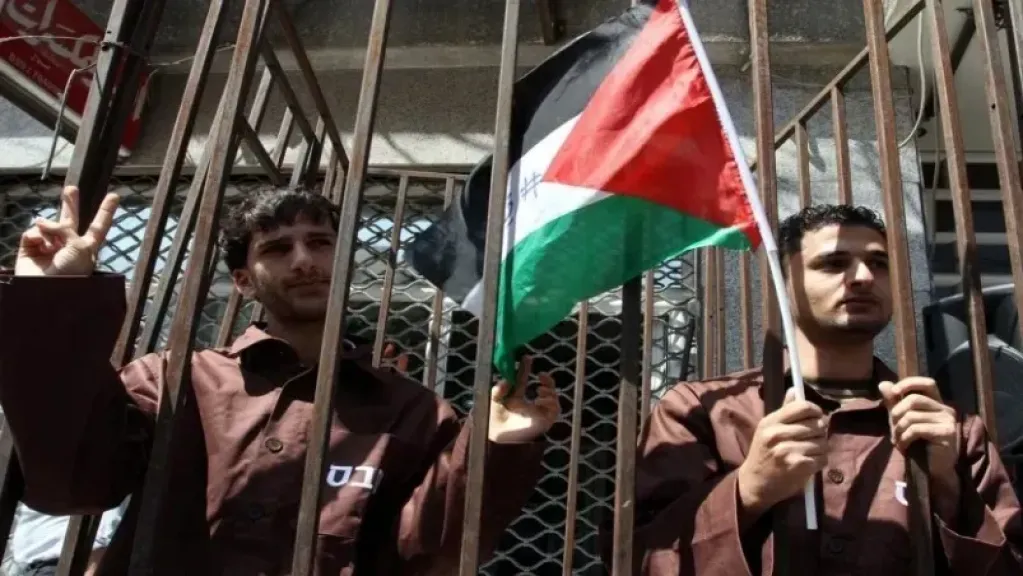 أكثر من 9600 أسير فلسطيني في سجون إسرائيل مع اقتراب يوم الأسير