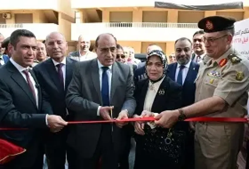 القوات المسلحة تفتتح مجمع الأمل لورش الصناعات اليدوية والجلدية والمعرض الدائم للمنتجات