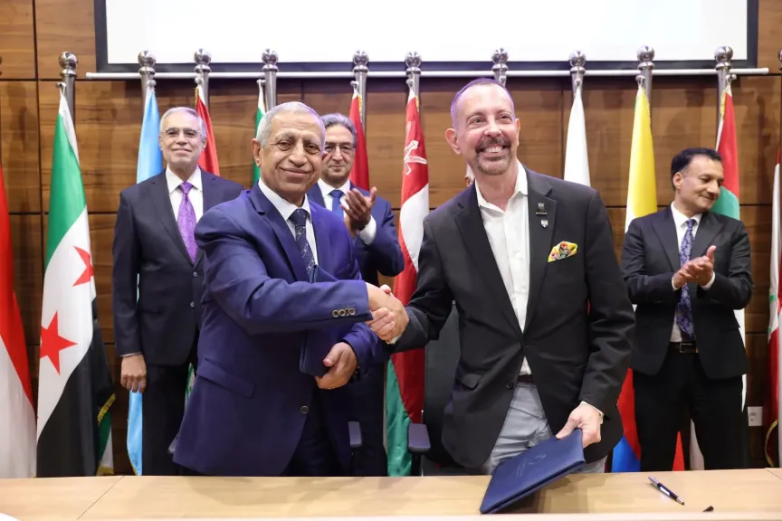 رئيس الأكاديمية العربية يستقبل نـائب رئيس جامعة روين الأمريكية بفرع العلمين الجديدة