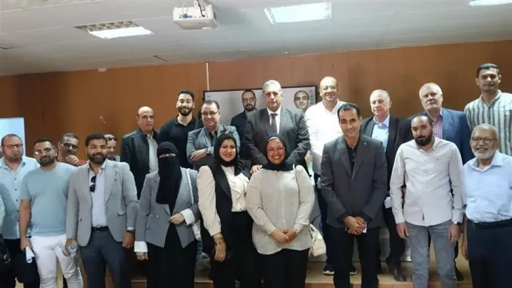 وكيل صحة كفر الشيخ يترأس اجتماعًا لتعزيز معايير الجودة والسلامة بالمستشفيات الخاصة