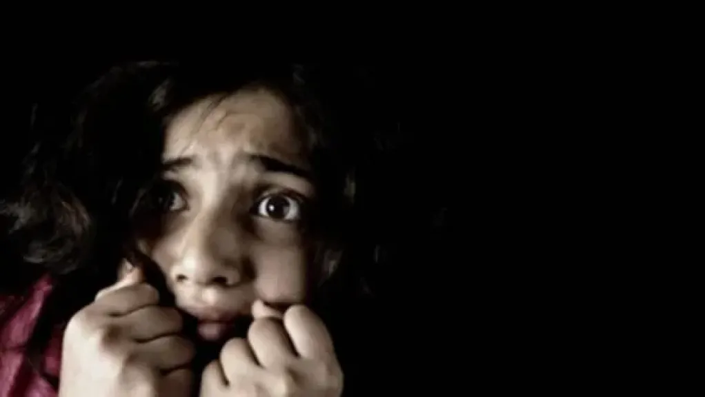 التحقيق مع شاب تحرش بفتاتين بأكتوبر