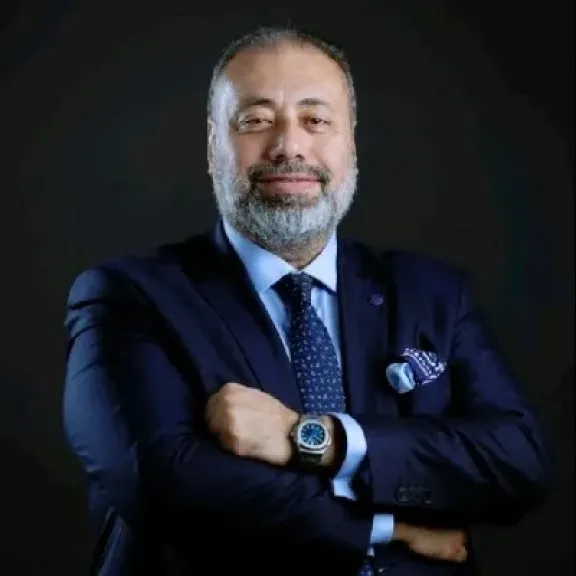 العضو المنتدب لـ«ثروة للتأمين»: الذكاء الاصطناعي والرقمنة مستقبل الصناعة.. ومن لا يتقدم سيتقادم