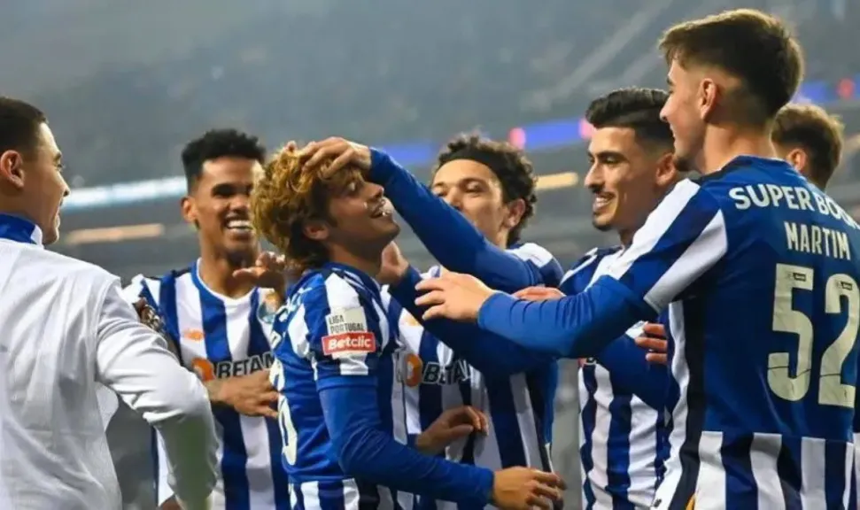 بورتو يعتلي قمة الدوري البرتغالي بعد فوز صعب خارج ملعبه