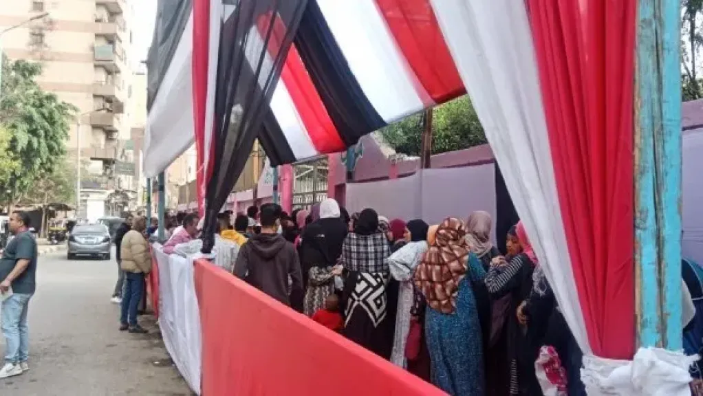 «المرور» تنظم حركة الشوارع لتسهيل وصول الناخبين إلى اللجان بانتخابات مجلس النواب