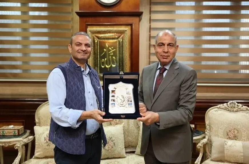 محافظ المنيا يكرم رئيس قطاع البنك الزراعي المصري لدوره فى دعم خطط التنمية