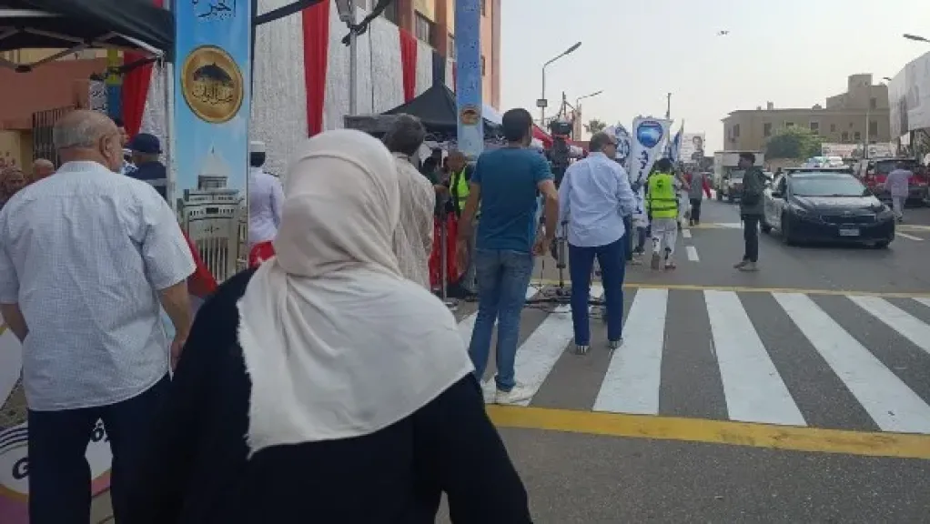 انتخابات مجلس النواب.. توافد الناخبين بكثافة على لجنة مدرسة محمد كريم