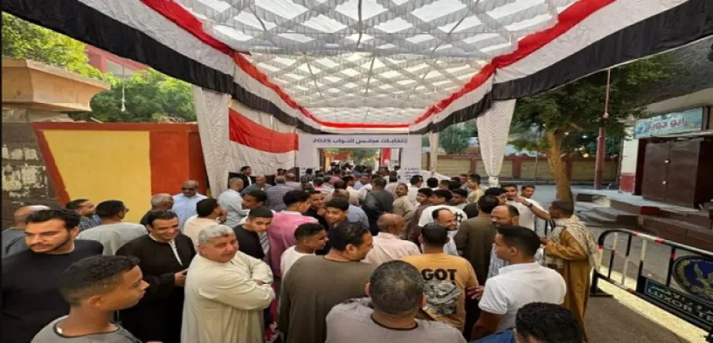 محافظ الإسكندرية: العملية الانتخابية في يومها الثاني تسير بانضباط وتنظيم كامل