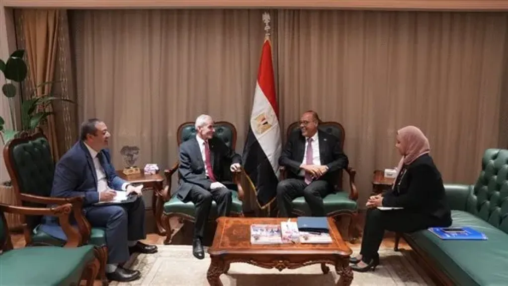 وزير العمل يبحث مع سفير ألبانيا تعزيز التعاون المشترك وتوقيع مذكرة تفاهم وآليات نقل للأيدي العاملة