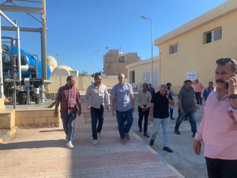 رئيس مياه البحر الأحمر يتفقد محطة اليسر ويشدد على معايير جودة مياه الشرب