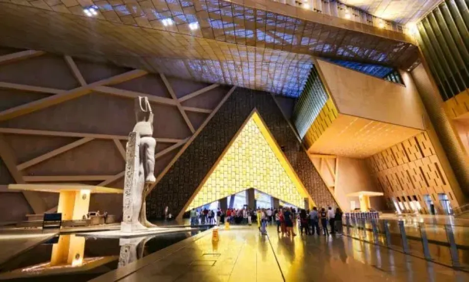 مدير المتحف المصري الكبير: بدء تطبيق الحجز بالمواعيد للمصريين والأجانب دون تفرقة