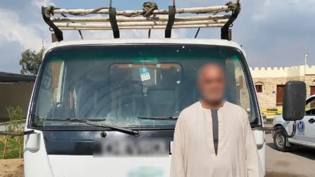 عرض حياة المواطنين للخطر.. القبض على سائق سيارة نقل في الغربية