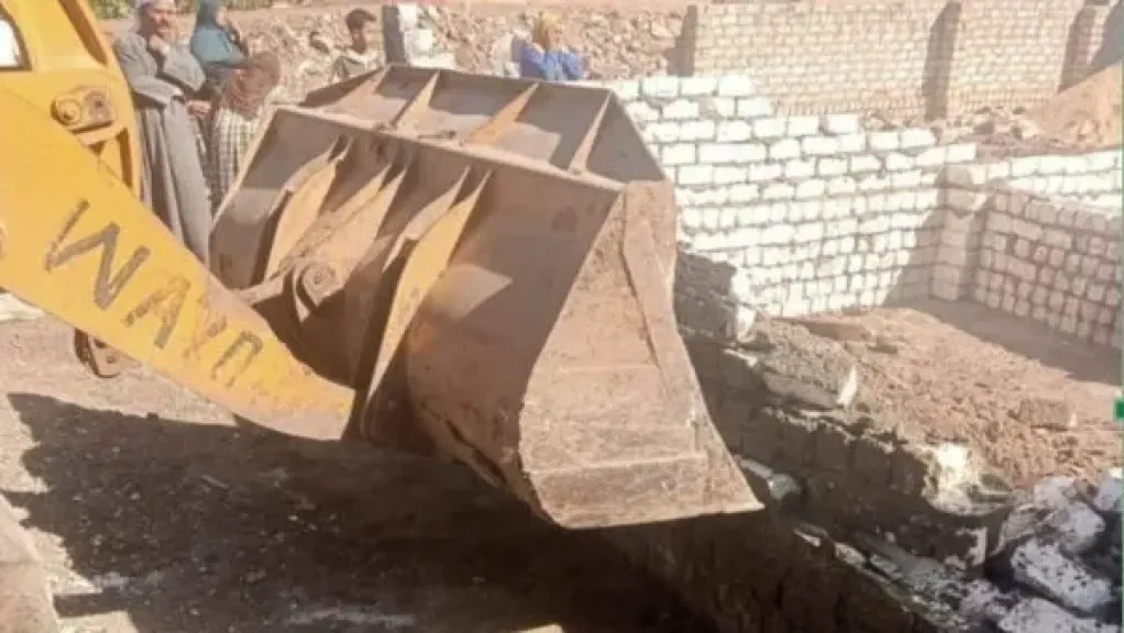 إزالة 1042 متر تعديات بالبناء المخالف على الأراضي الزراعية بالشرقية