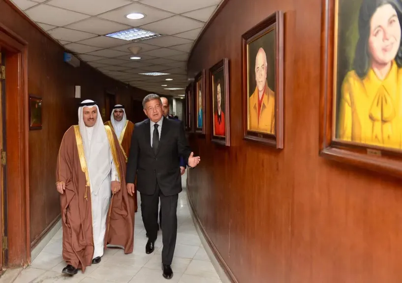 رئيس الأعلى للإعلام يلتقي وزير الإعلام البحريني لبحث تعزيز الشراكة الإعلامية