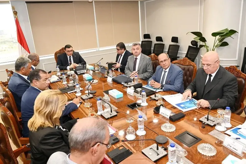 وزير الإسكان يتابع معدلات تنفيذ مشروعات المرحلة الأولى لمبادرة حياة كريمة