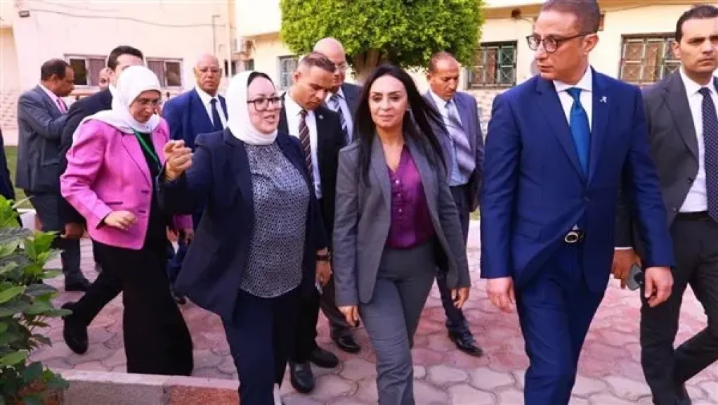 وزيرة التضامن تتفقد مشروع خدمة المرأة العاملة بالجمعية المصرية لحماية الأطفال بالفيوم