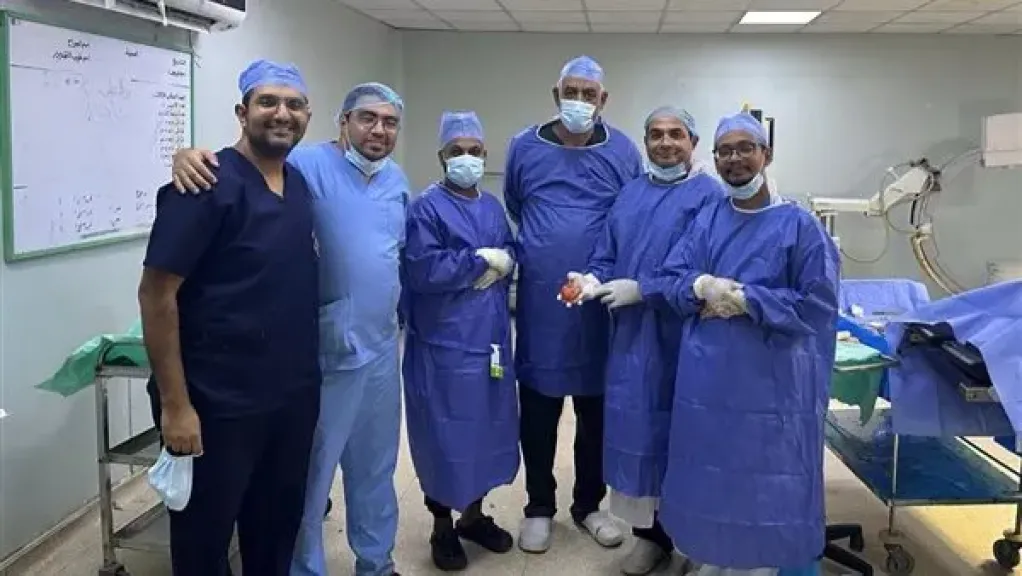 نجاح أول عملية استئصال جذري للكُلى بالمنظار داخل المجمع الطبي الدولي بالأقصر