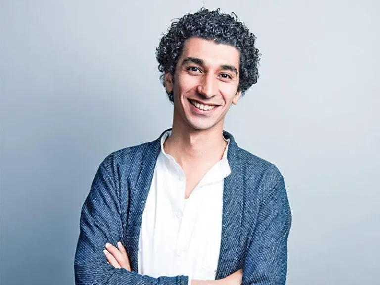 كريم الشناوي: محظوظ بجدي ووالدي… وقيم تربّينا عليها ما زالت تعيش فين