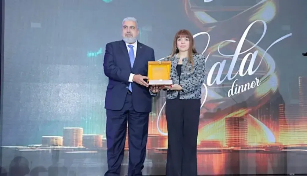 البنك الأهلي المصري يحصد جائزتين عالميتين في جوائز Élan 2025
