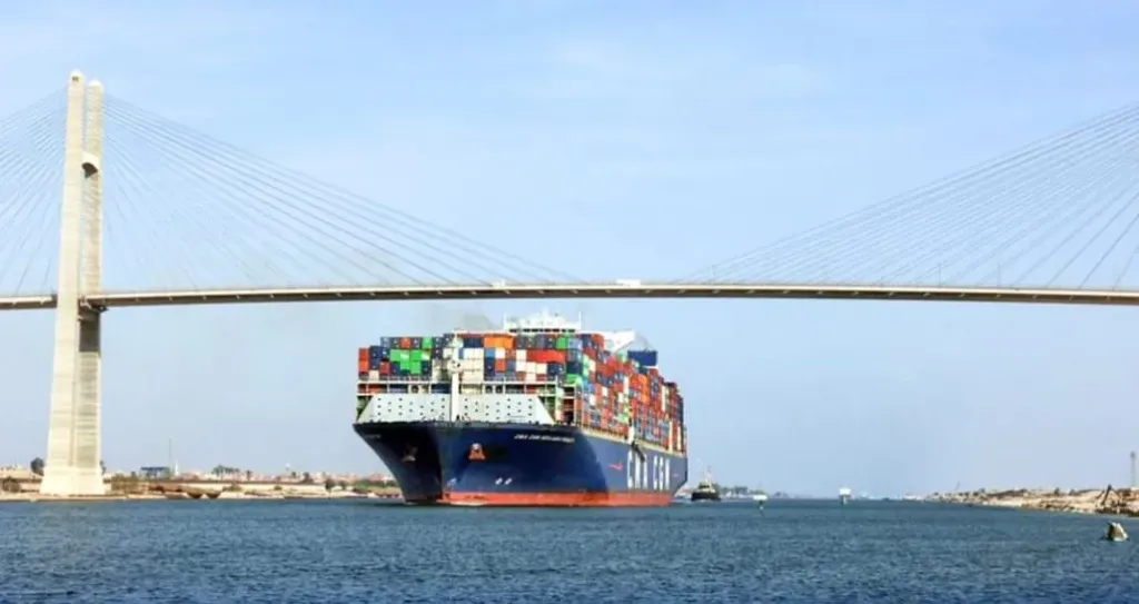 قناة السويس تمد العمل بتخفيضات رسوم عبور عدة أنواع من السفن حتى يونيو 2026
