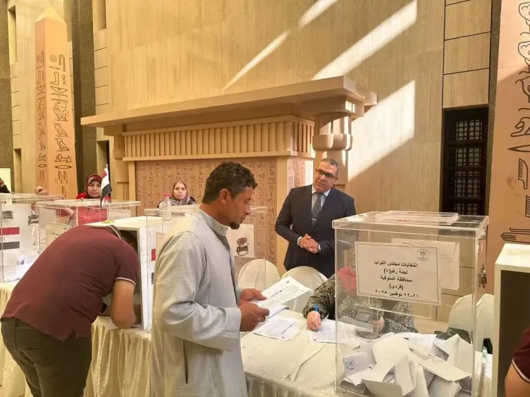 توافد المصريين في البحرين وعمان والسعودية على لجان التصويت بانتخابات مجلس النواب